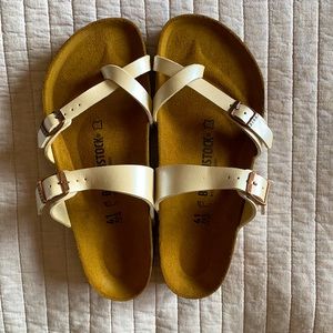 Birkenstock Mayari Sandal Antique Lace pearly white, sz 41, Brand new in box.